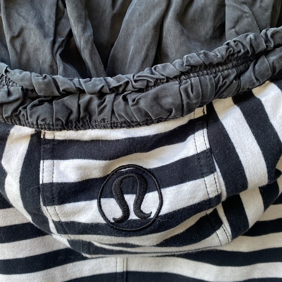 Lululemon Scuba Hoodie - Picture 5 of 9
